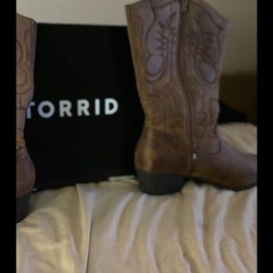 Plus size women boots10.5